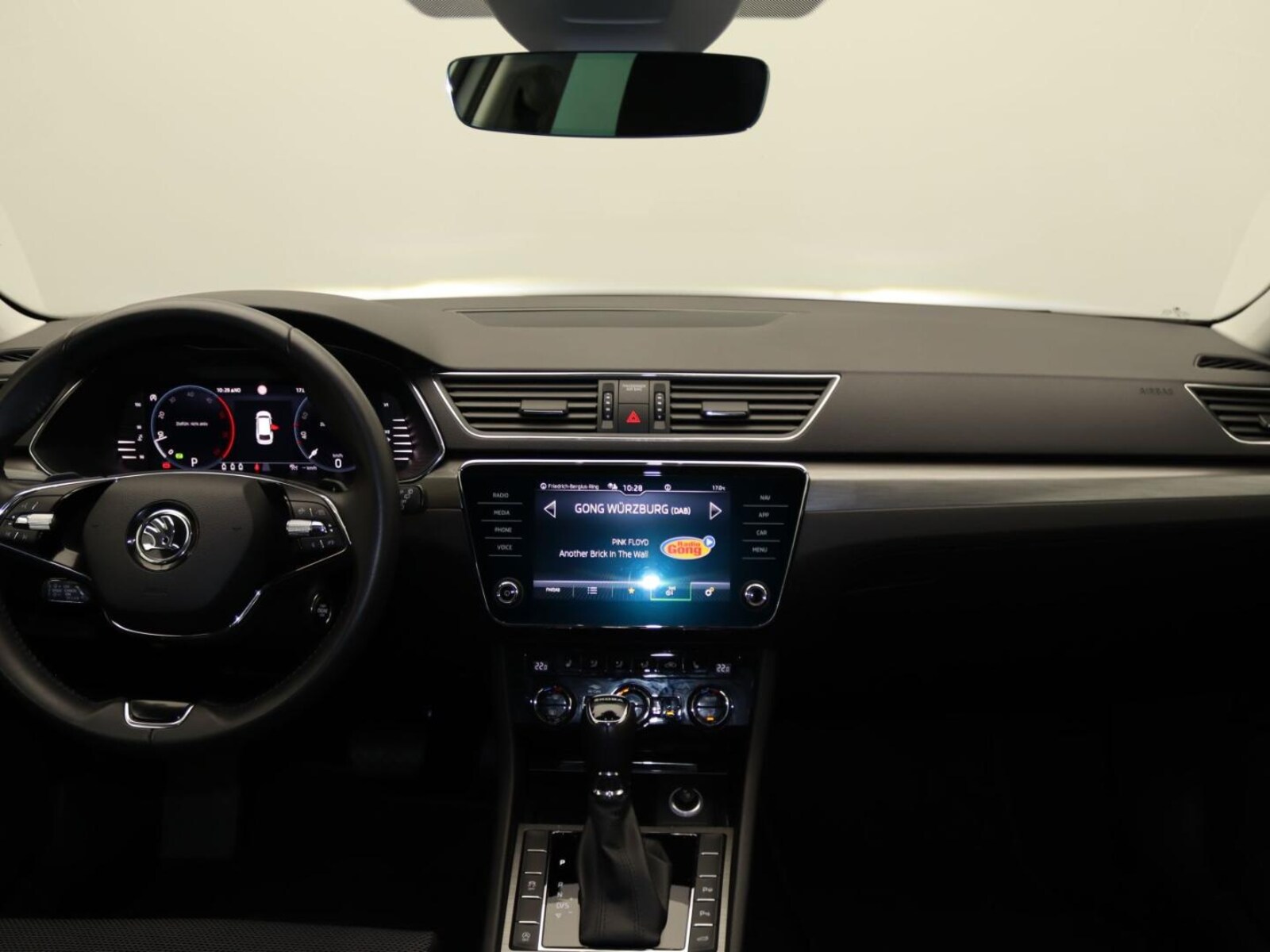 Škoda Superb Combi – Bild 10