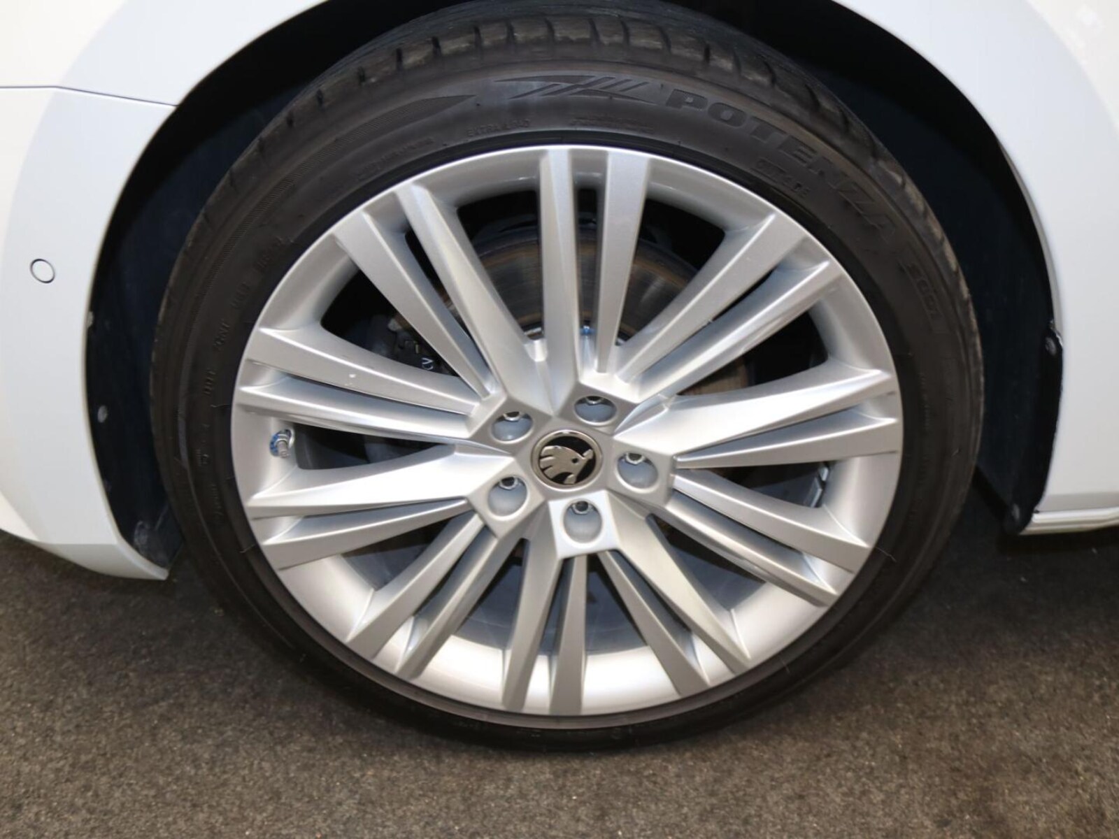 Škoda Superb Combi – Bild 18