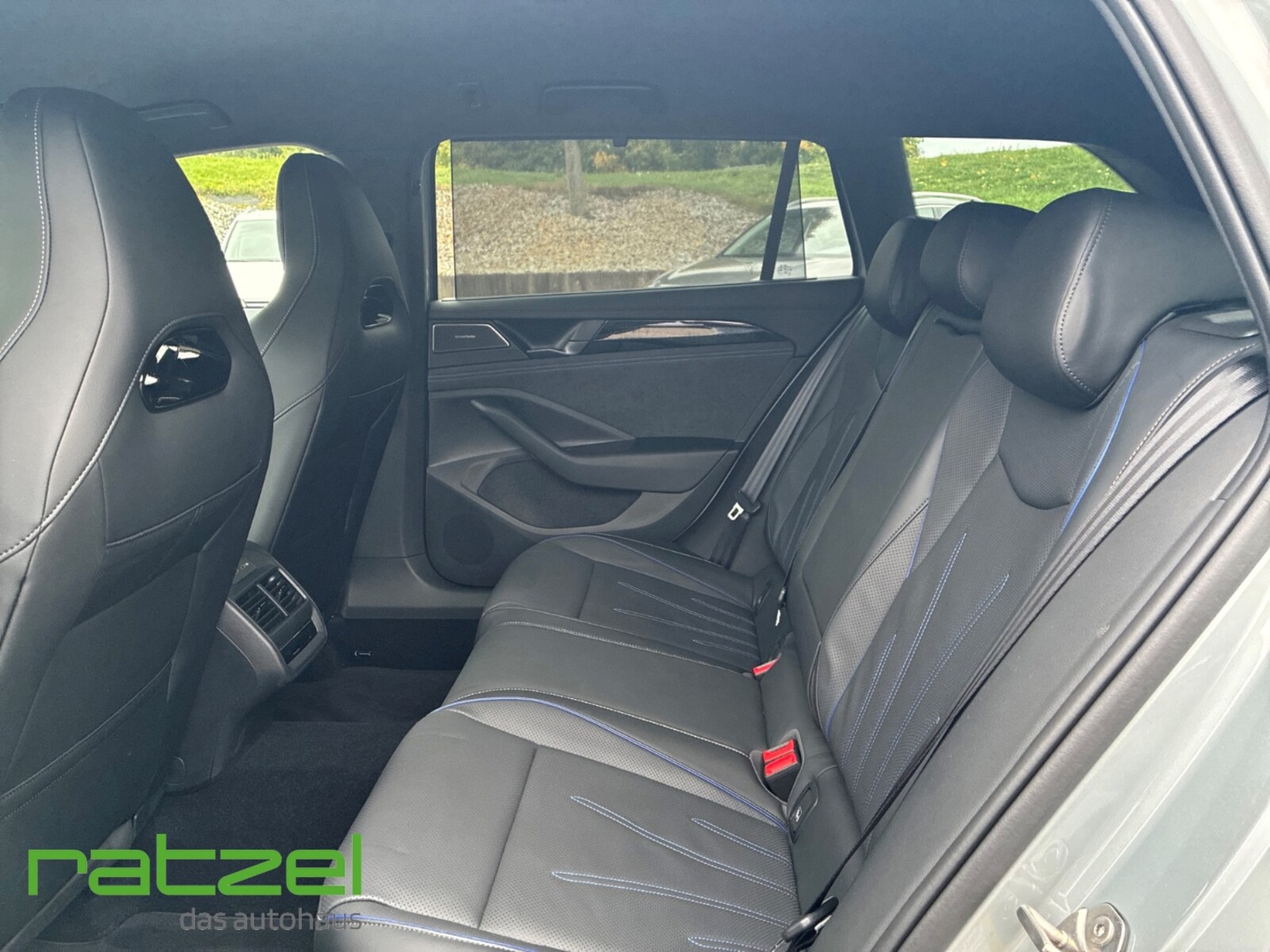 Volkswagen Passat – Bild 8