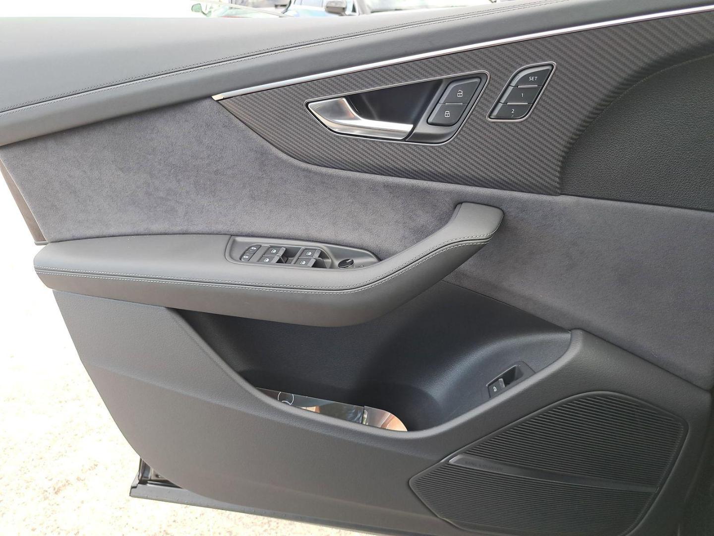2026 Audi SQ8 Prestige - Photo 30