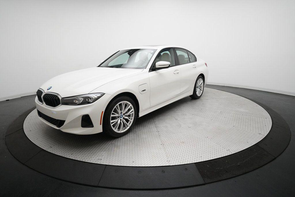 2023 BMW 3 Series 330e xDrive Sedan's photo