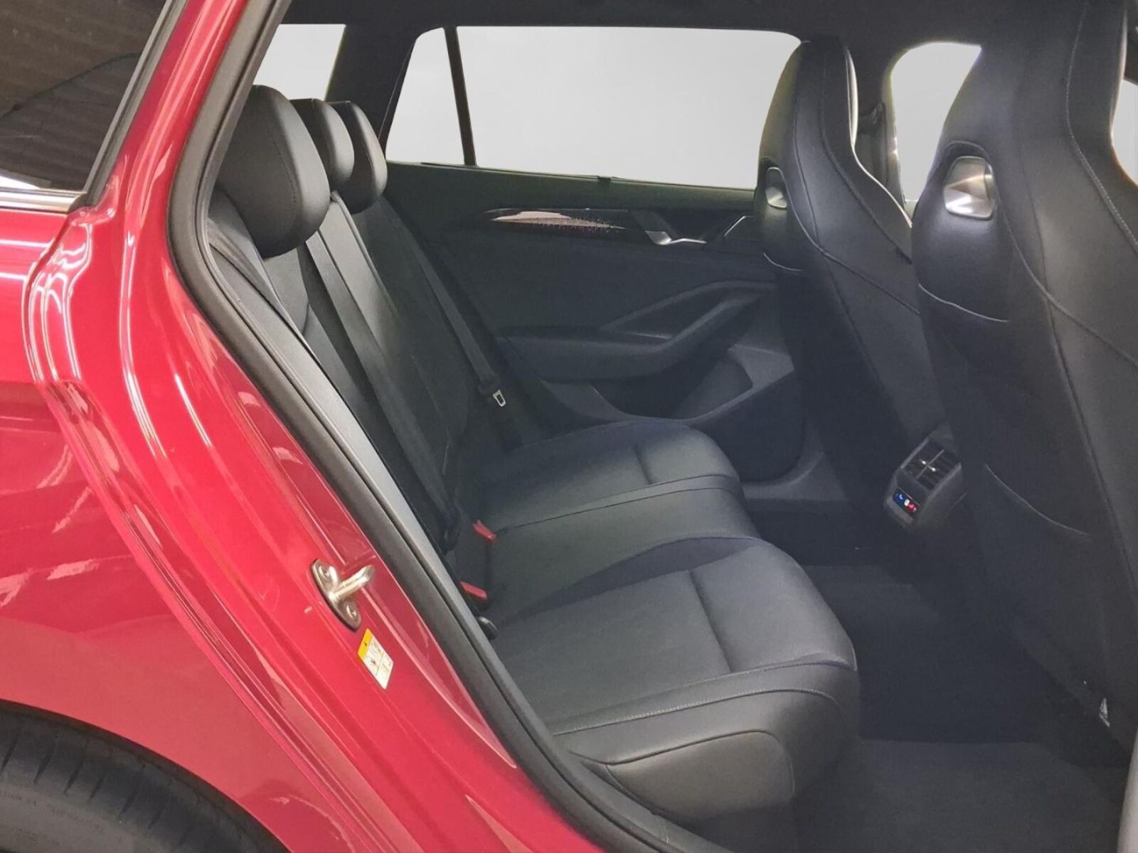 Volkswagen Passat – Bild 6
