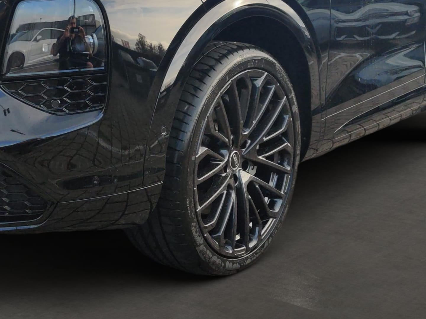 Bild über Audi Q7 SUV TDI quattro 220 kW tiptronic - für weitere Informationen kontaktieren Sie den Audi Partner