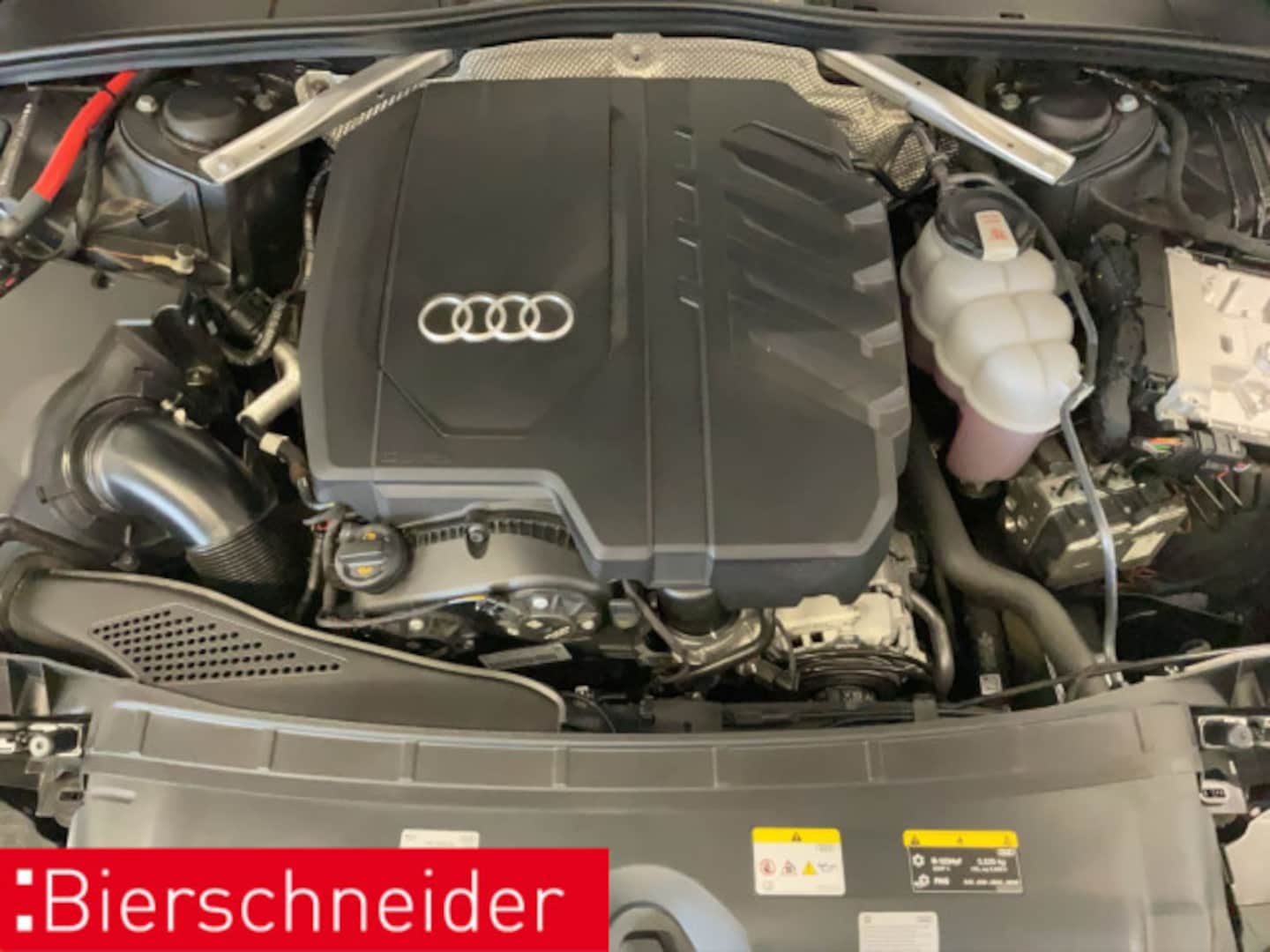 Bild über Audi A4 Avant S line 45 TFSI quattro S tronic - für weitere Informationen kontaktieren Sie den Audi Partner