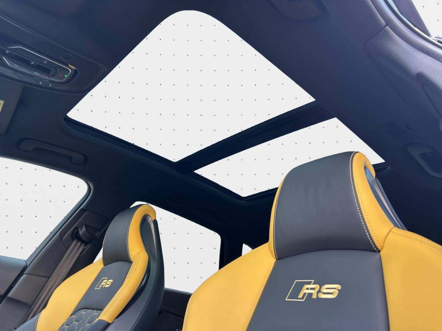 Image about Audi RS 4 Avant TFSI quattro tiptronic