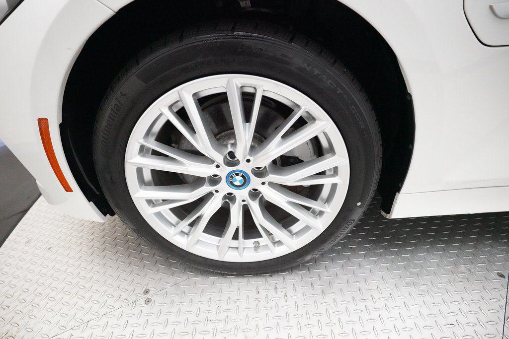 2023 BMW 3 Series 330e - Photo 26