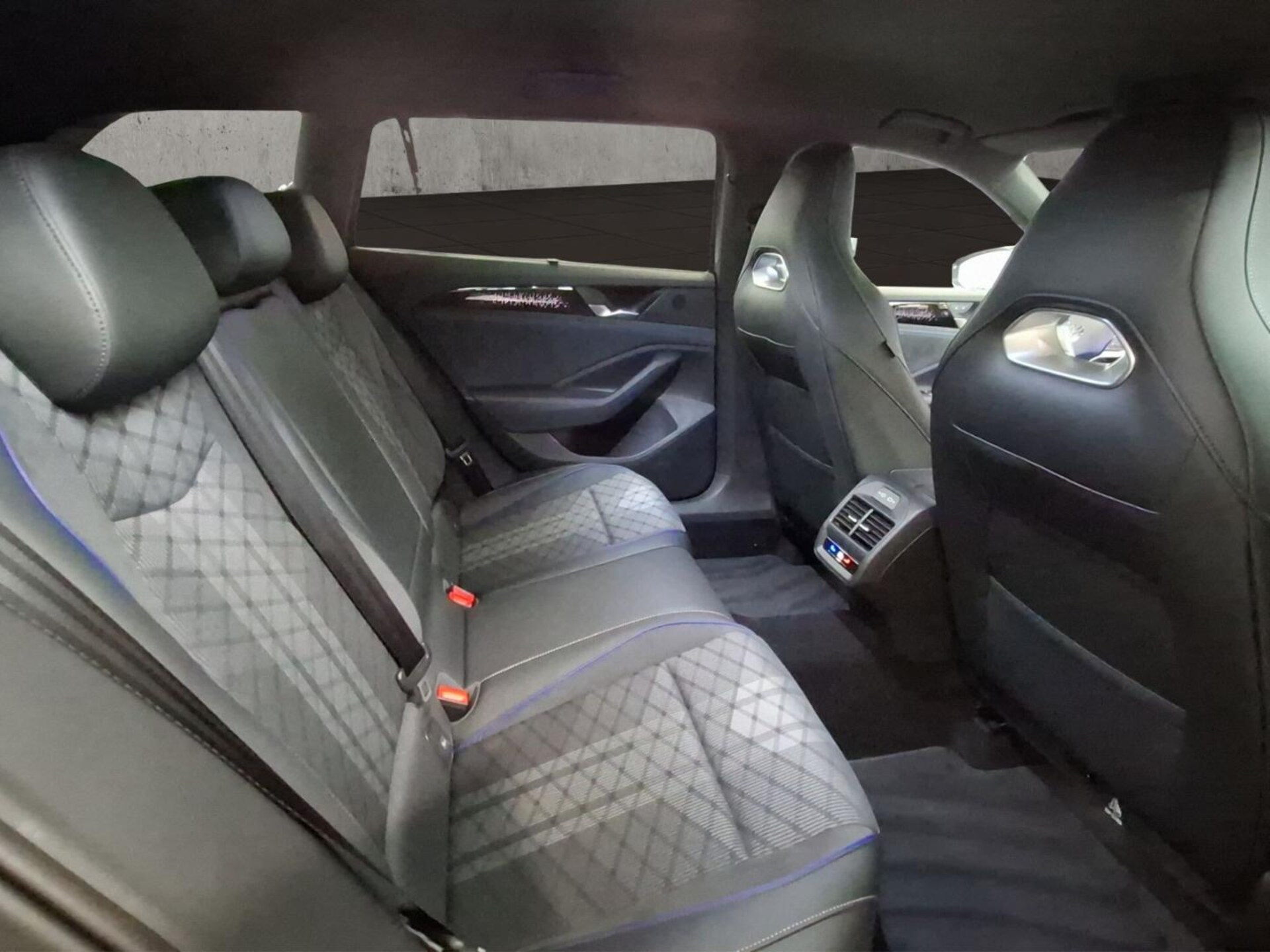 Volkswagen Passat R-Line