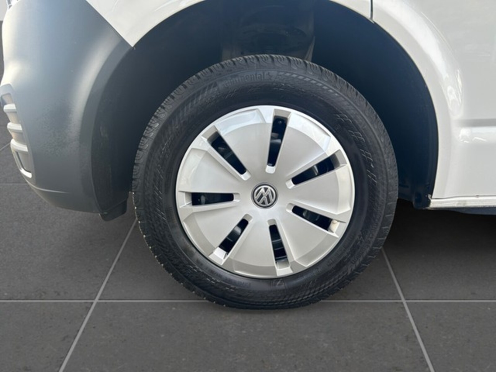 Volkswagen T6.1 Transporter Kasten langer Radstand – Bild 9
