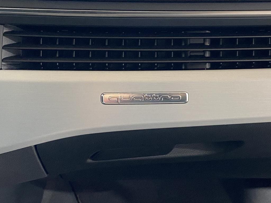 Image about Audi A4 Avant S line edition 40 TDI quattro 150 kW (204 CV) S tronic