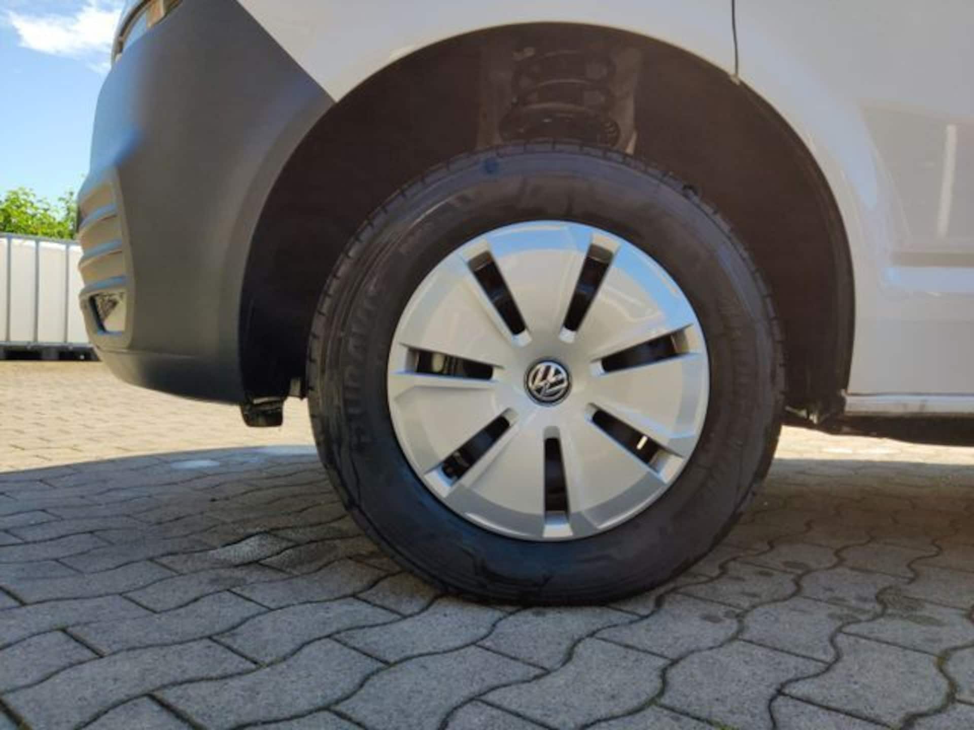 Volkswagen T6.1 Transporter Kombi langer Radstand