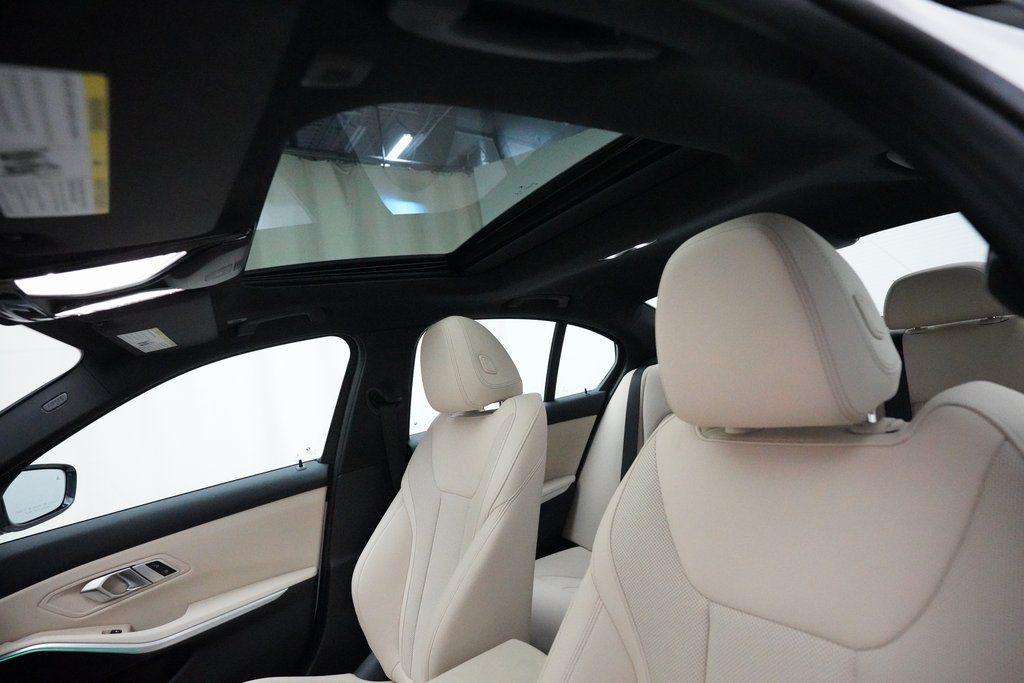 2023 BMW 3 Series 330e - Photo 31