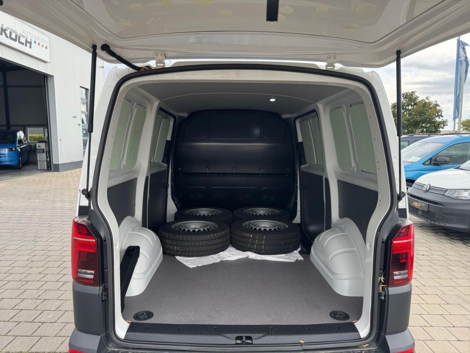 Volkswagen T6.1 Transporter Kasten kurzer Radstand – Bild 11