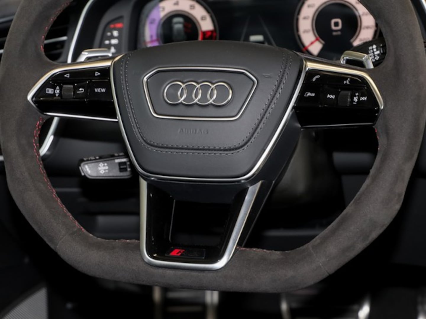 Bild über Audi RS 6 Avant performance quattro tiptronic - für weitere Informationen kontaktieren Sie den Audi Partner
