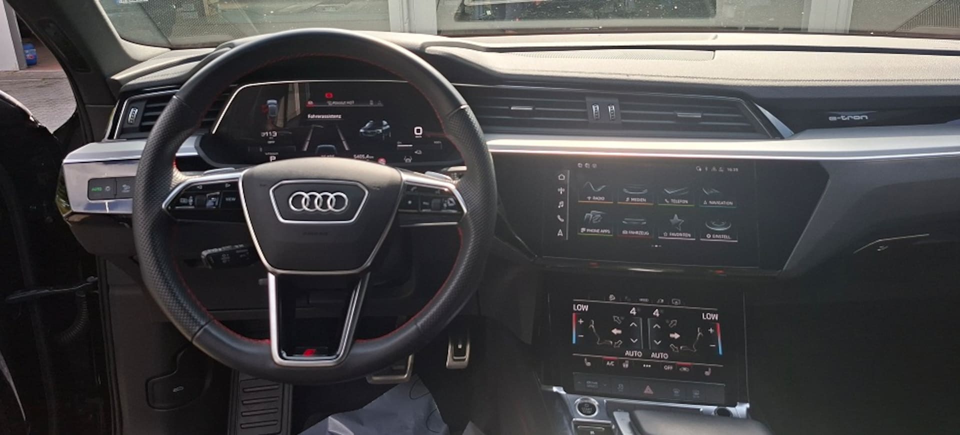 Audi Q8 e-tron S line
