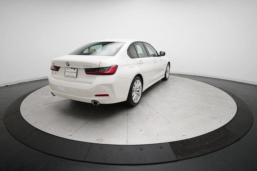 2023 BMW 3 Series 330e - Photo 35