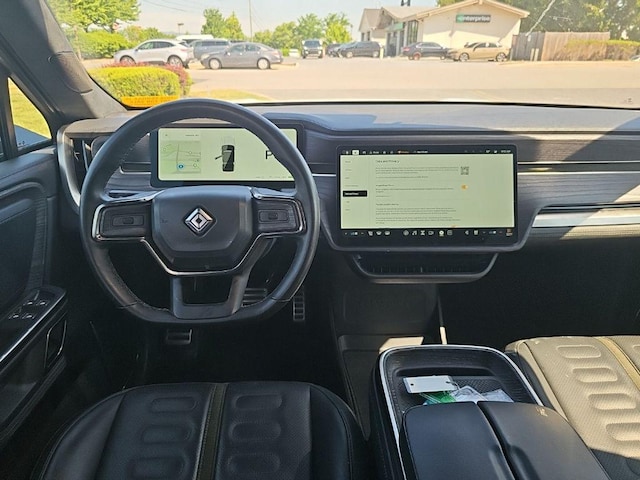2023 Rivian R1S
