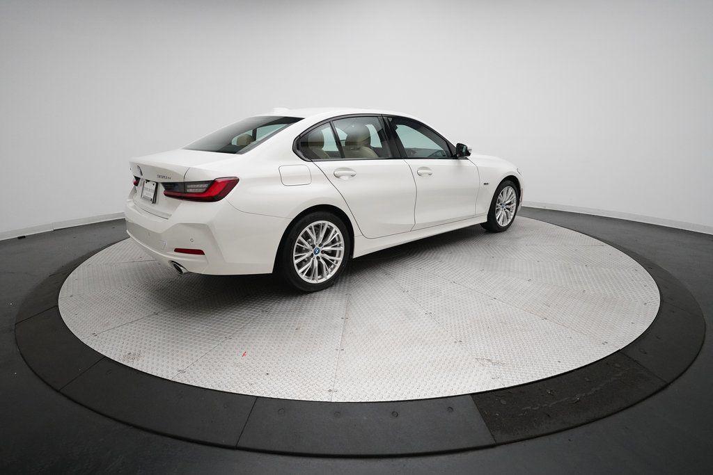 2023 BMW 3 Series 330e - Photo 36