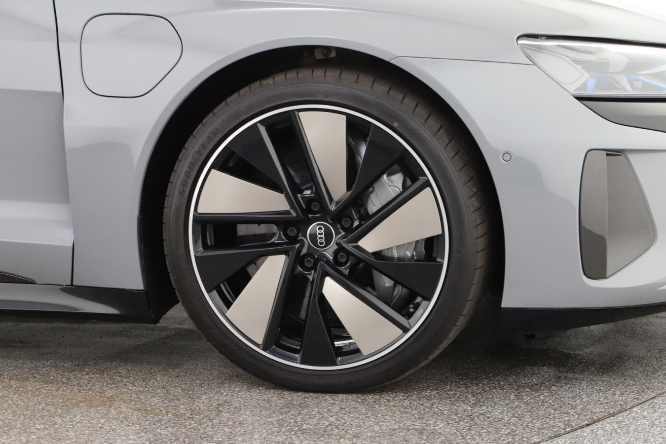 Image about Audi RS e-tron GT e-tron quattro