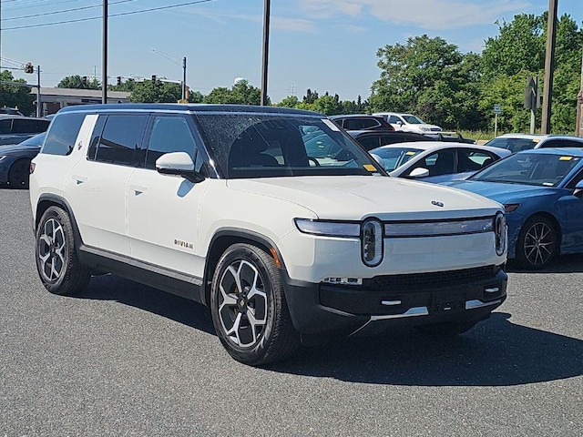 2023 Rivian R1S