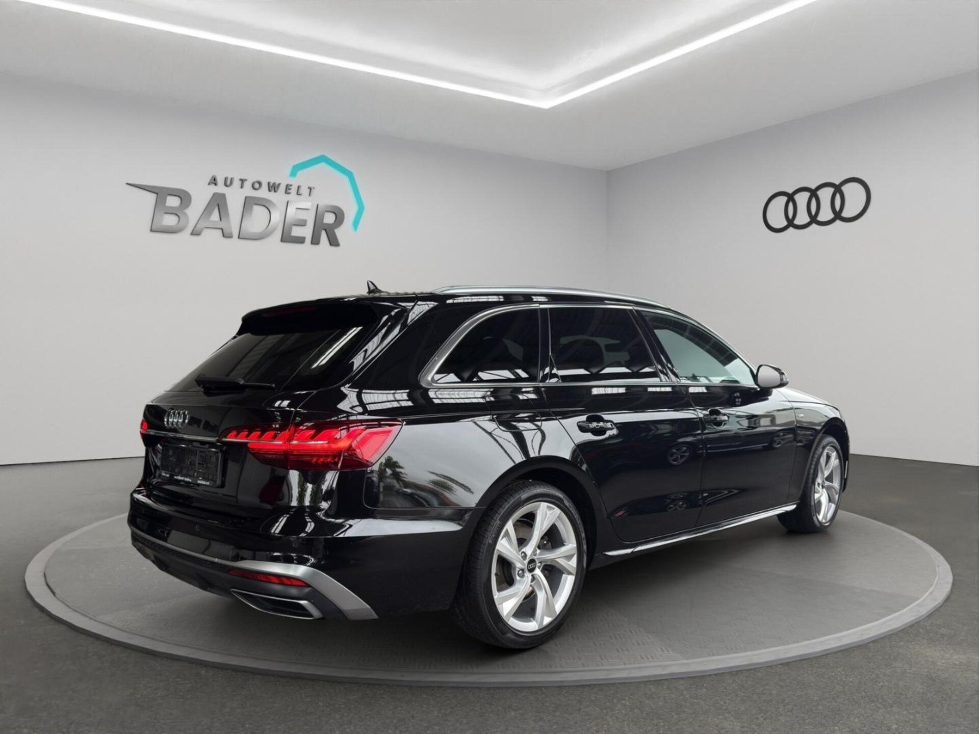Audi A4 Avant S line