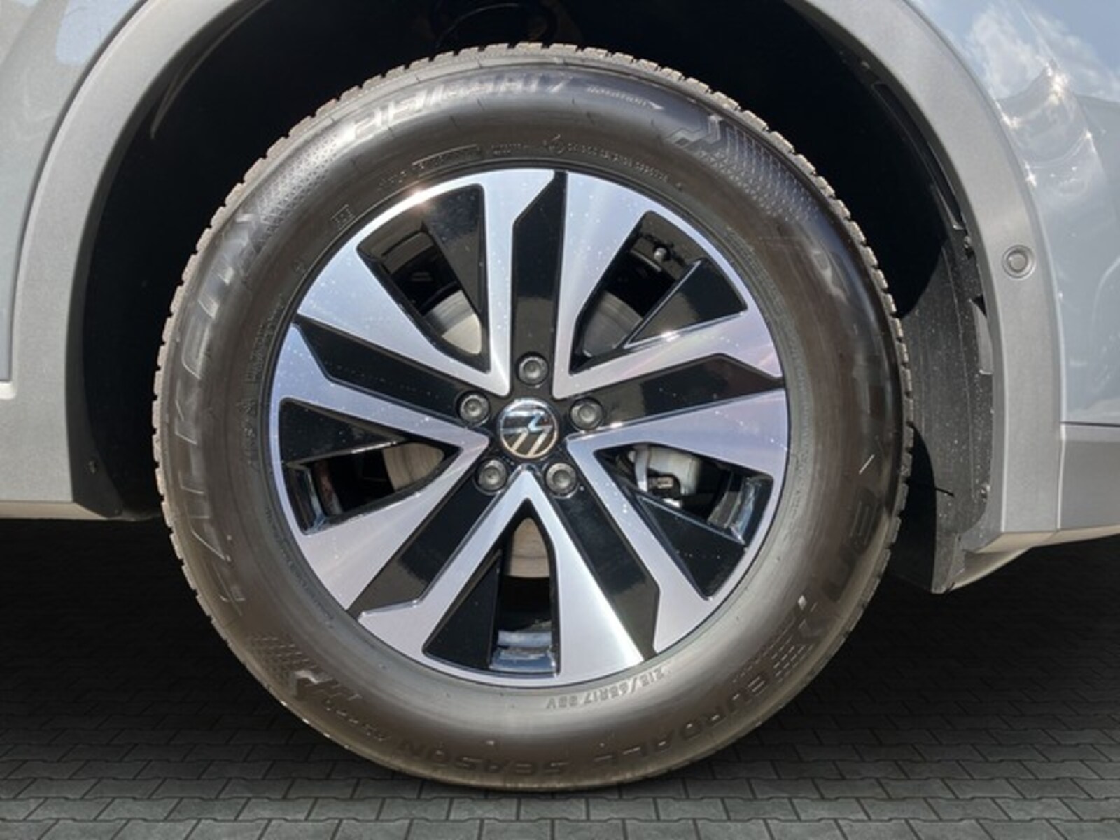 Volkswagen Tiguan – Bild 8