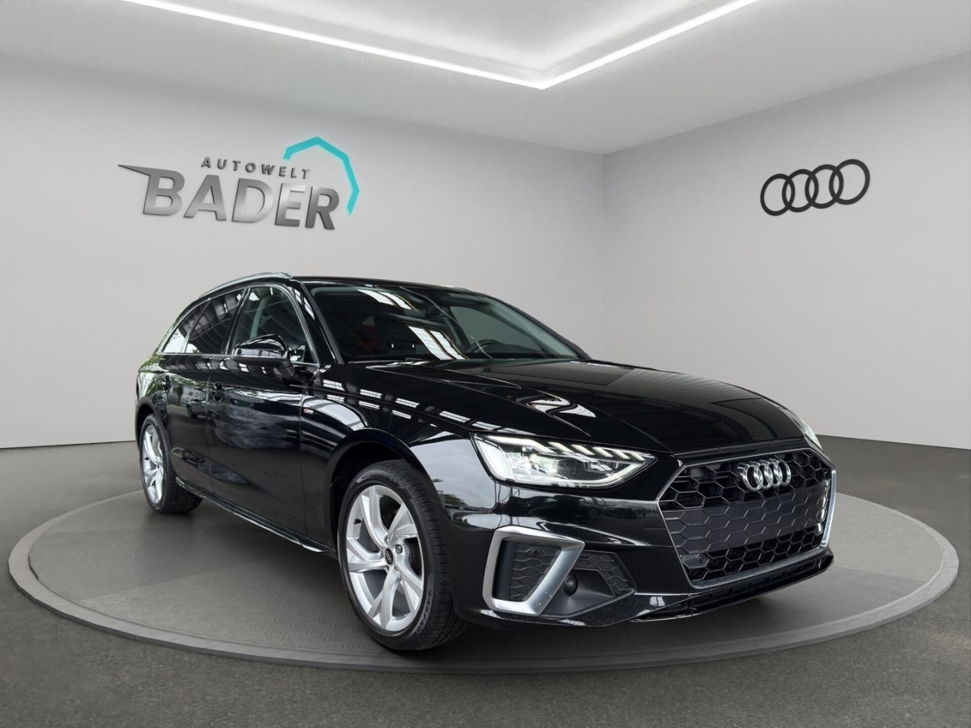 Audi A4 Avant S line