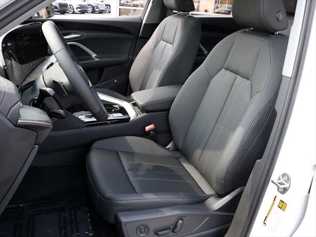 2025 AUDI Q5 - Image 11