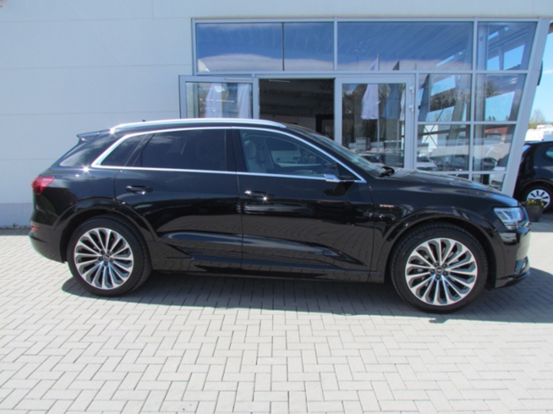 Audi e-tron advanced
