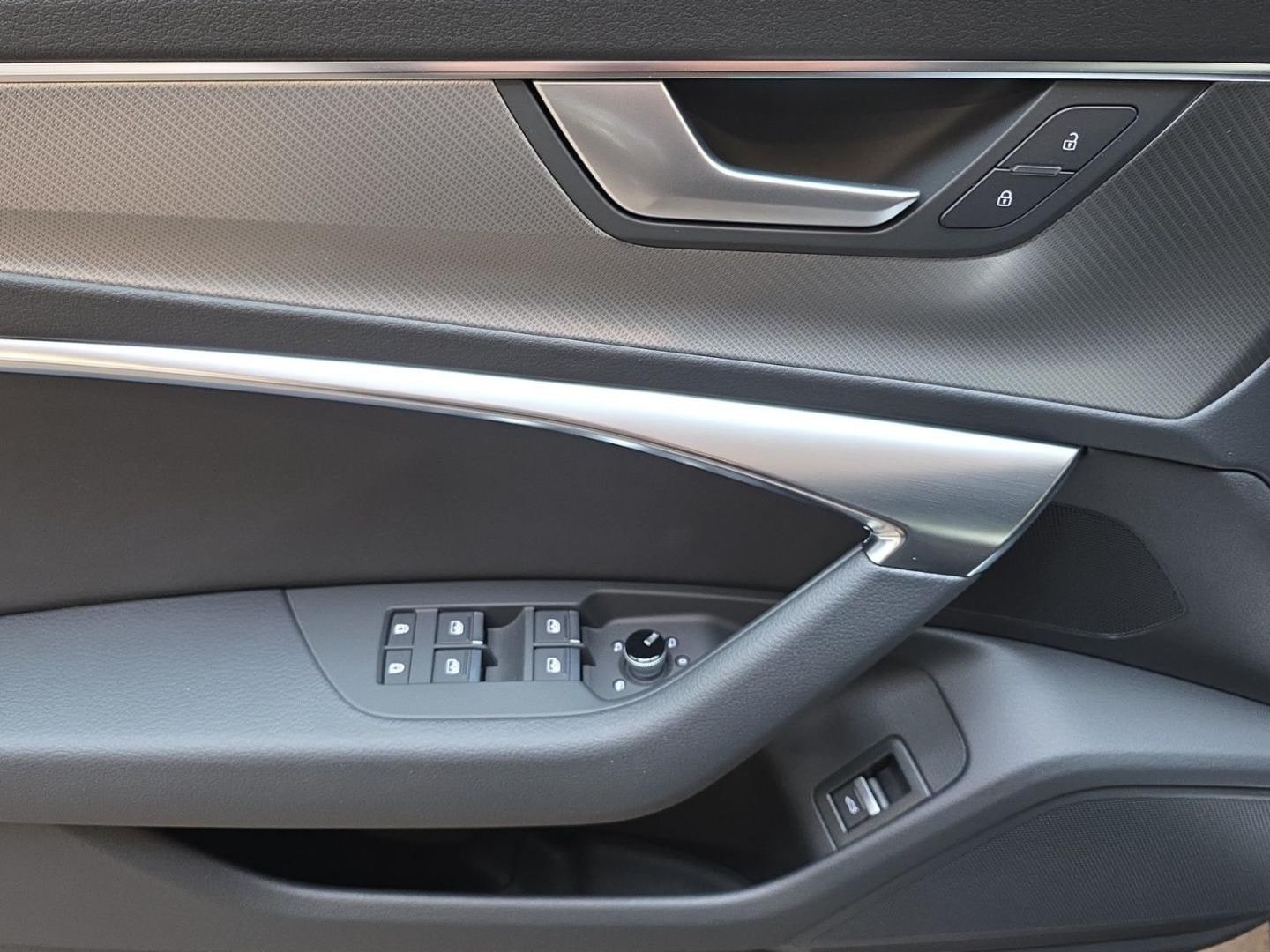 Bild über Audi A6 Avant advanced 45 TDI quattro S tronic - für weitere Informationen kontaktieren Sie den Audi Partner