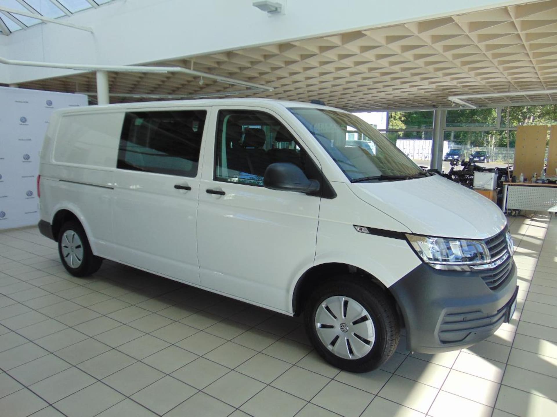 Volkswagen T6.1 Transporter Kasten langer Radstand