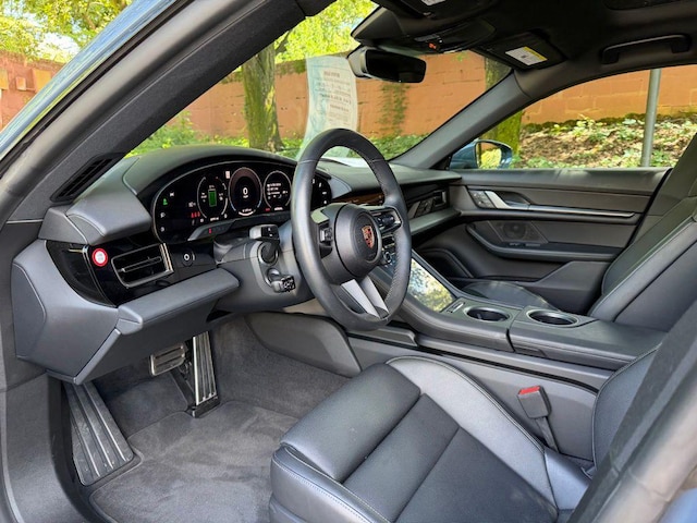 2025 Porsche Taycan