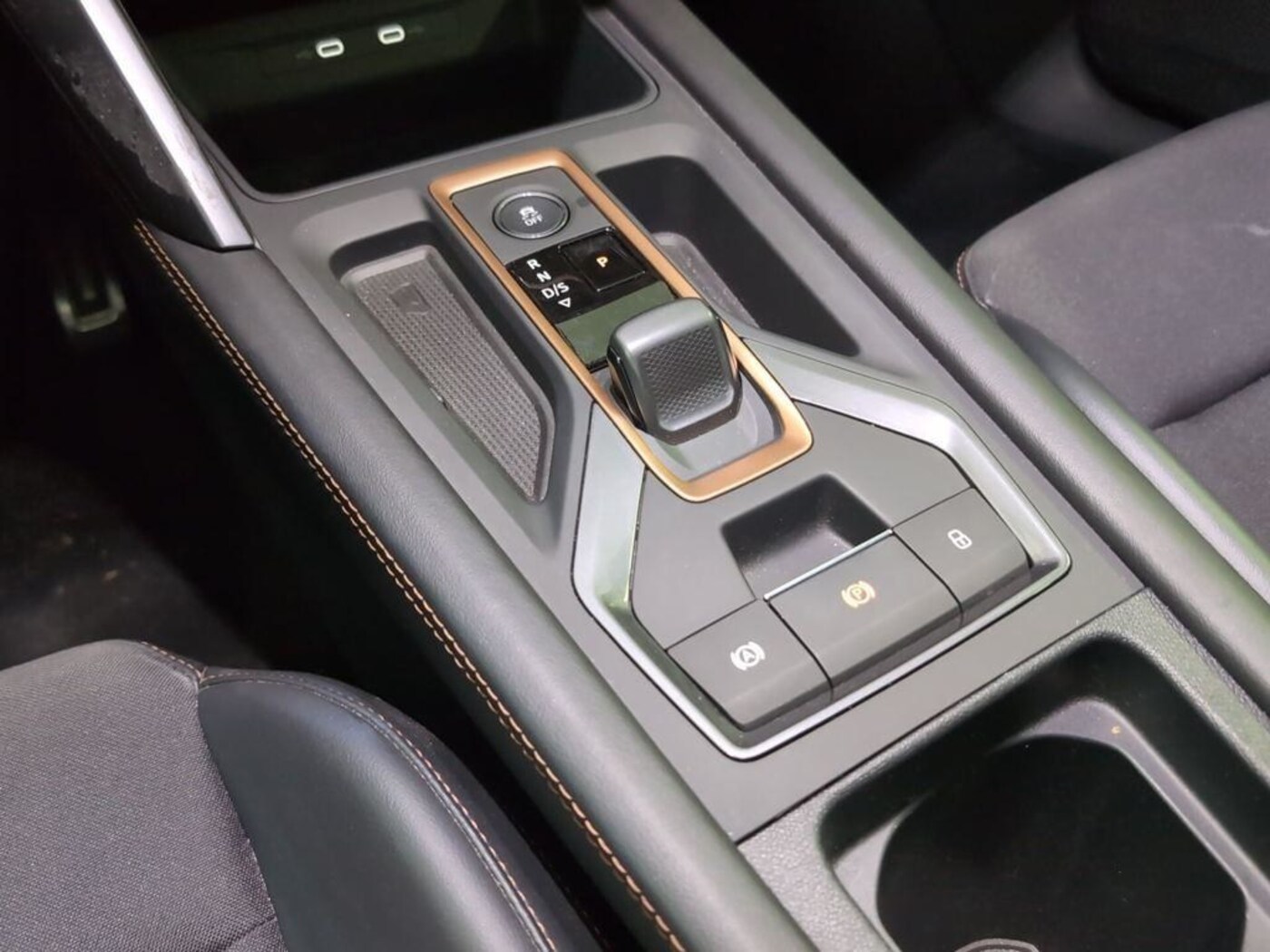 CUPRA Leon Sportstourer 1.5 eTSI DSG 110 kW (150 CV) — photo 10