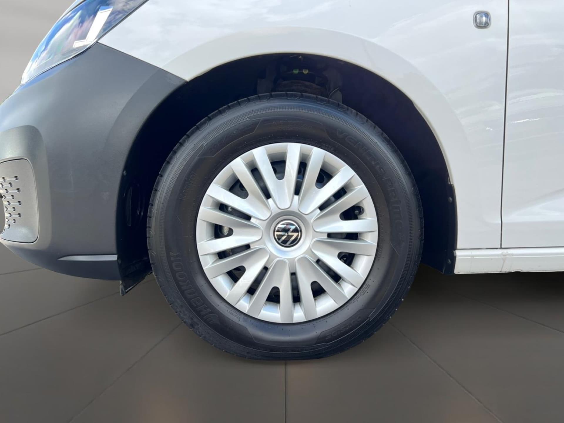 Volkswagen Caddy Kombi Basis-Modell