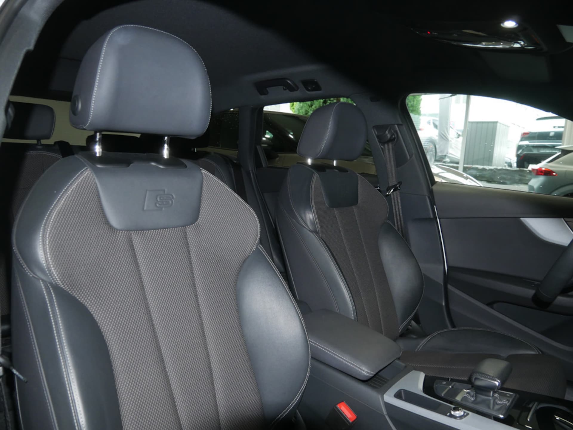 Audi A4 Avant S line