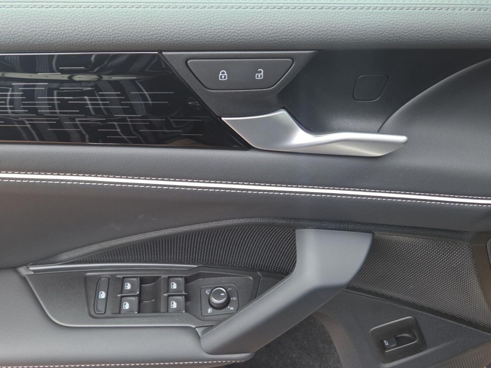 Volkswagen Tiguan – Bild 10