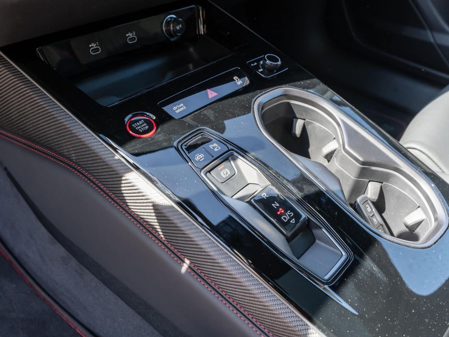 Bild über Audi A6 Avant TFSI quattro 270 kW S tronic - für weitere Informationen kontaktieren Sie den Audi Partner