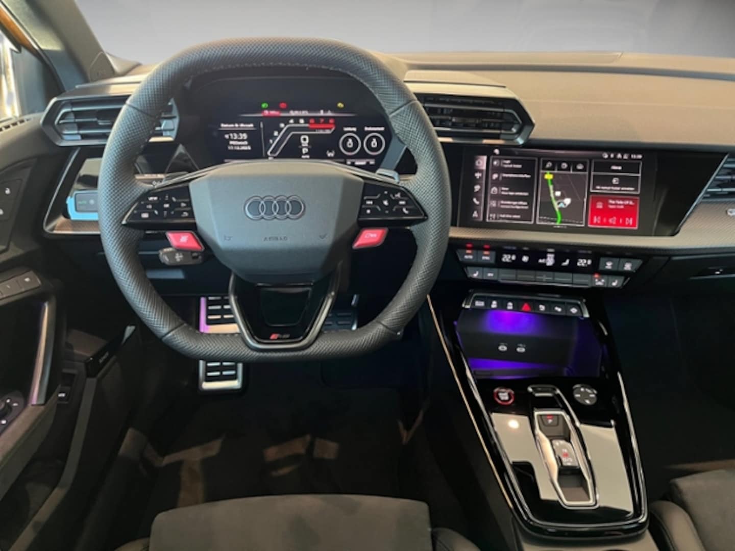 Bild über Audi RS 3 Sportback TFSI quattro 294 kW S tronic - für weitere Informationen kontaktieren Sie den Audi Partner