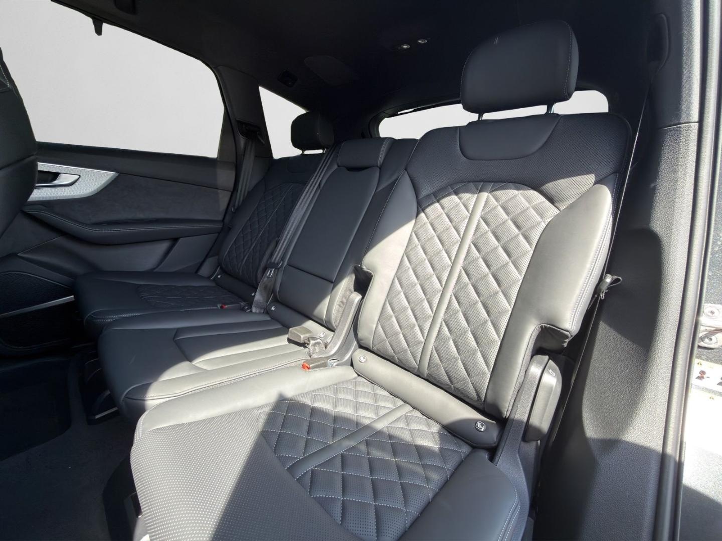 Bild über Audi Q7 SUV S line business TDI quattro 210 kW tiptronic - für weitere Informationen kontaktieren Sie den Audi Partner