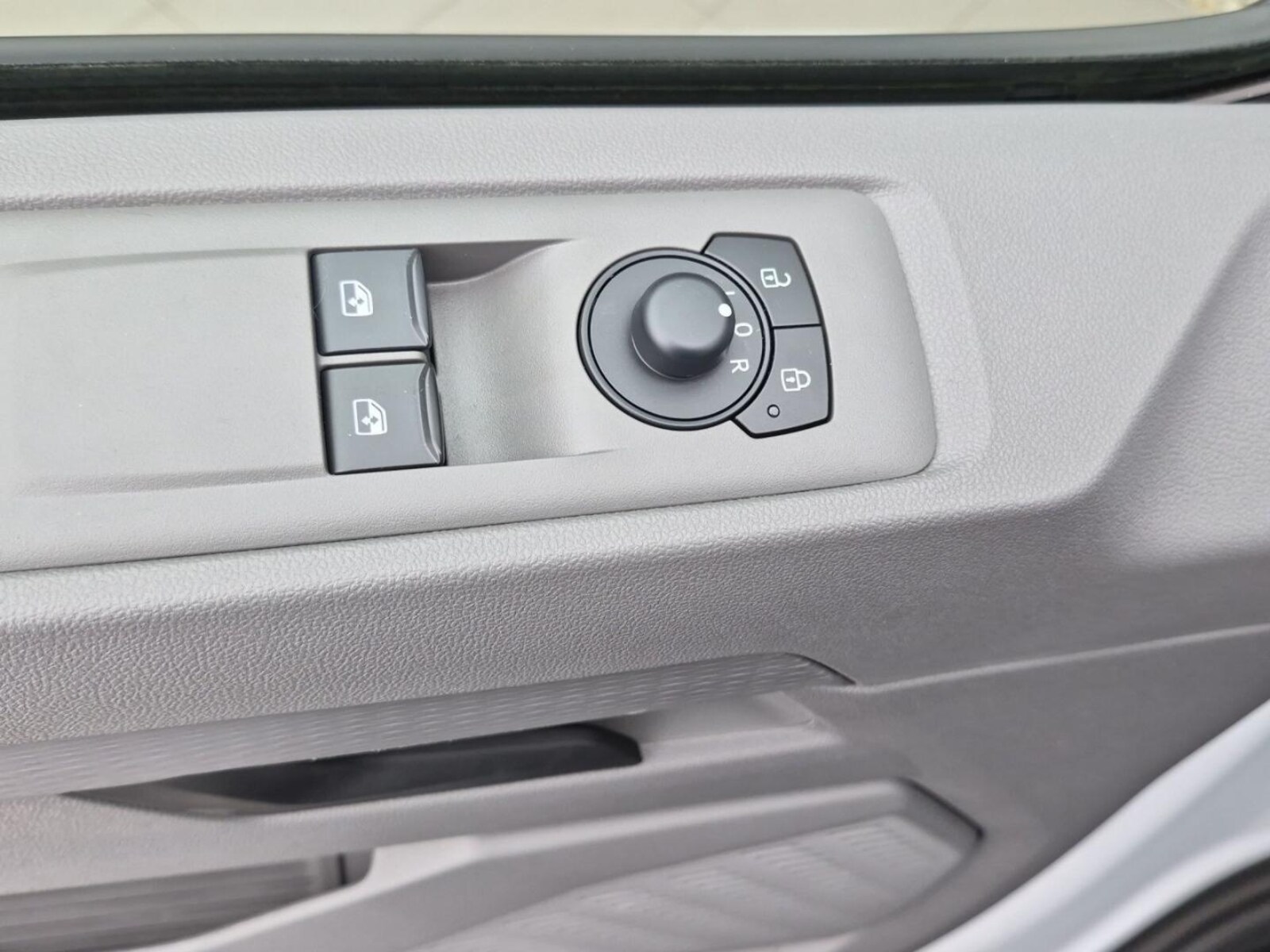Volkswagen Transporter Kasten langer Radstand – Bild 8