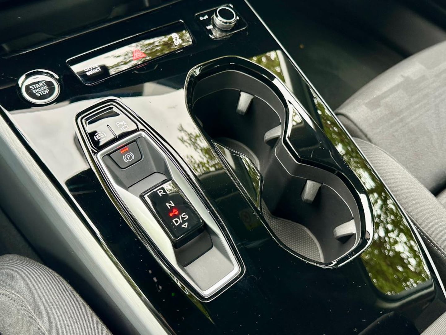 Bild über Audi A6 Limousine TDI 150 kW S tronic - für weitere Informationen kontaktieren Sie den Audi Partner