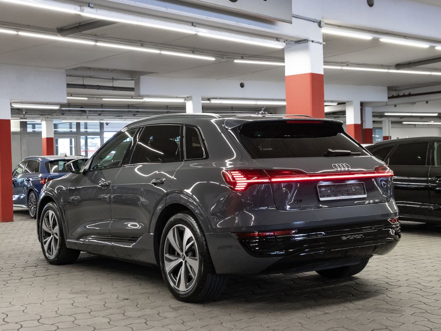 Bild über Audi Q8 e-tron advanced 50 e-tron quattro - für weitere Informationen kontaktieren Sie den Audi Partner