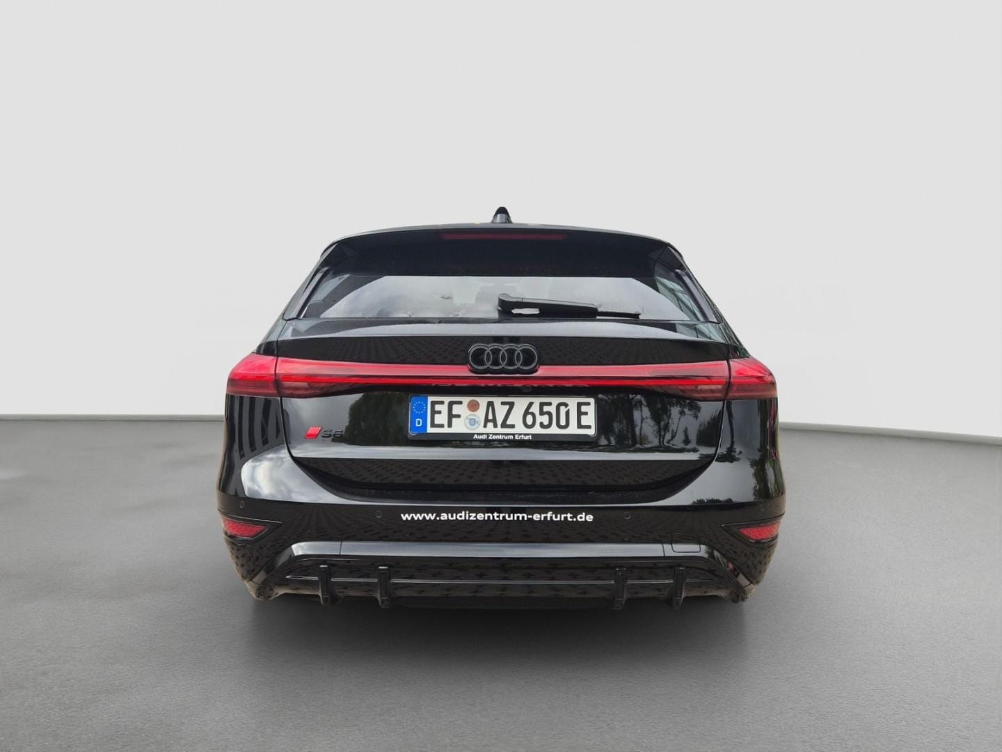 Bild über Audi S6 Avant e-tron e-tron quattro - für weitere Informationen kontaktieren Sie den Audi Partner