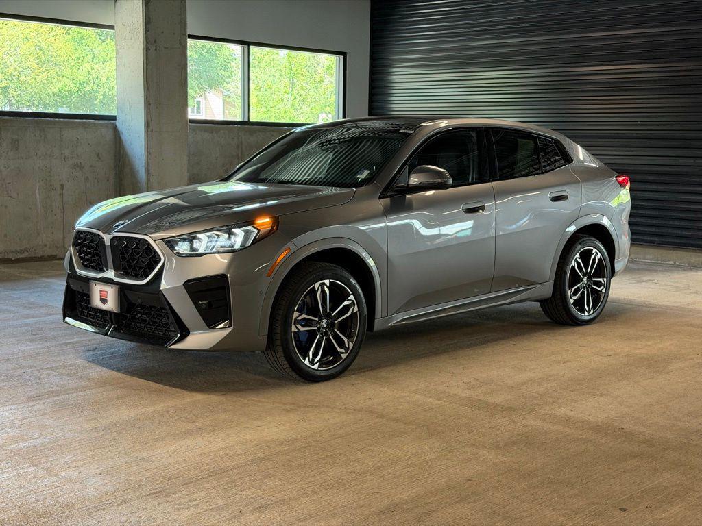 2025 BMW X2 xDrive28i's photo