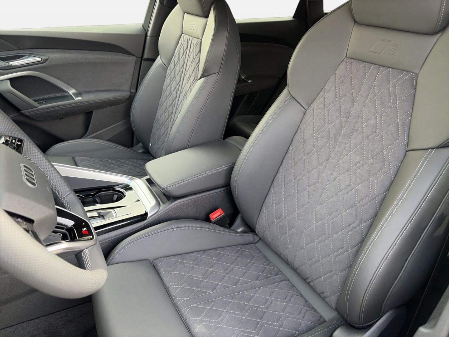 Bild über Audi Q5 Sportback TDI quattro 150 kW S tronic - für weitere Informationen kontaktieren Sie den Audi Partner