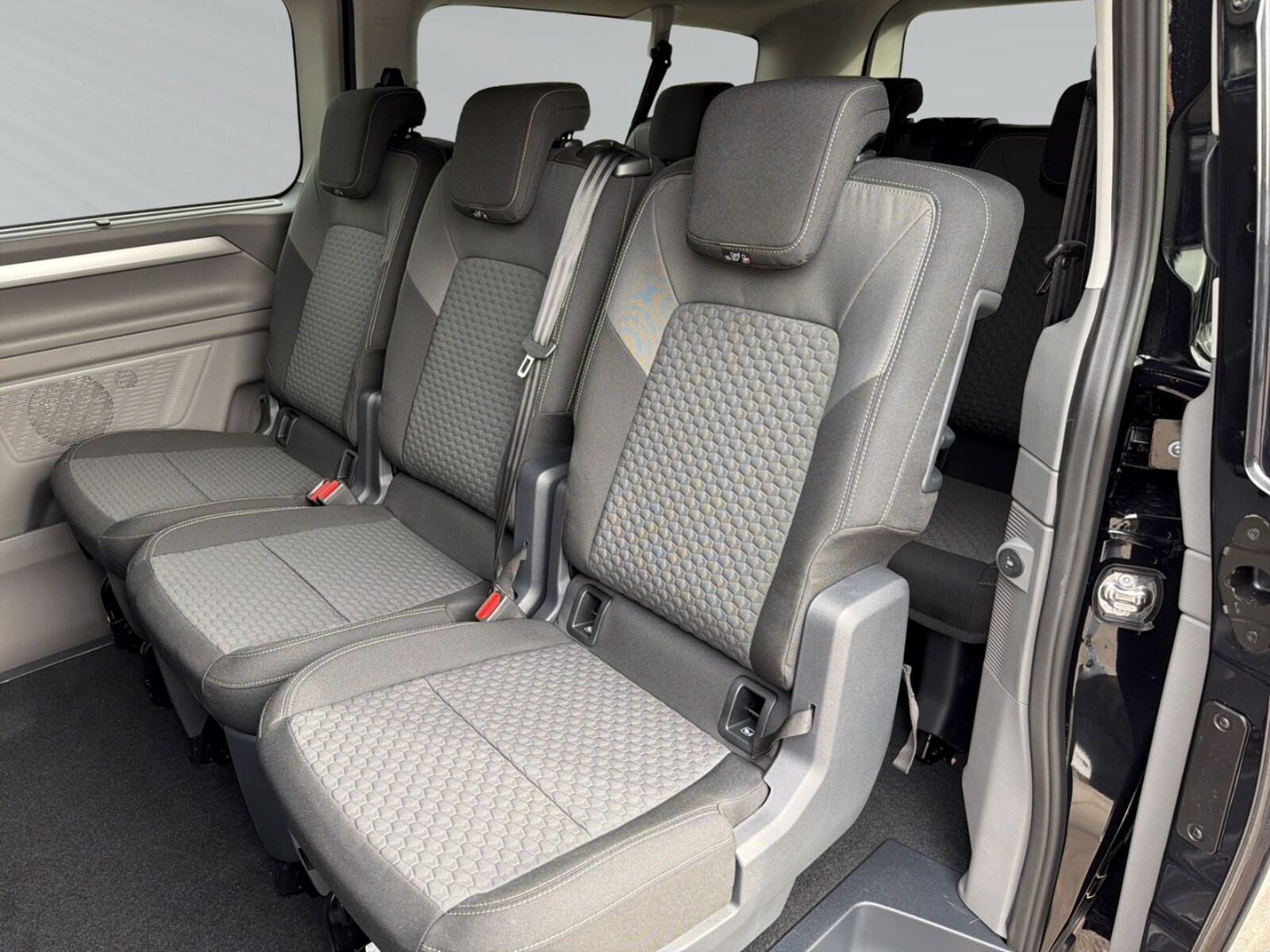 Volkswagen Caravelle langer Radstand – Bild 11