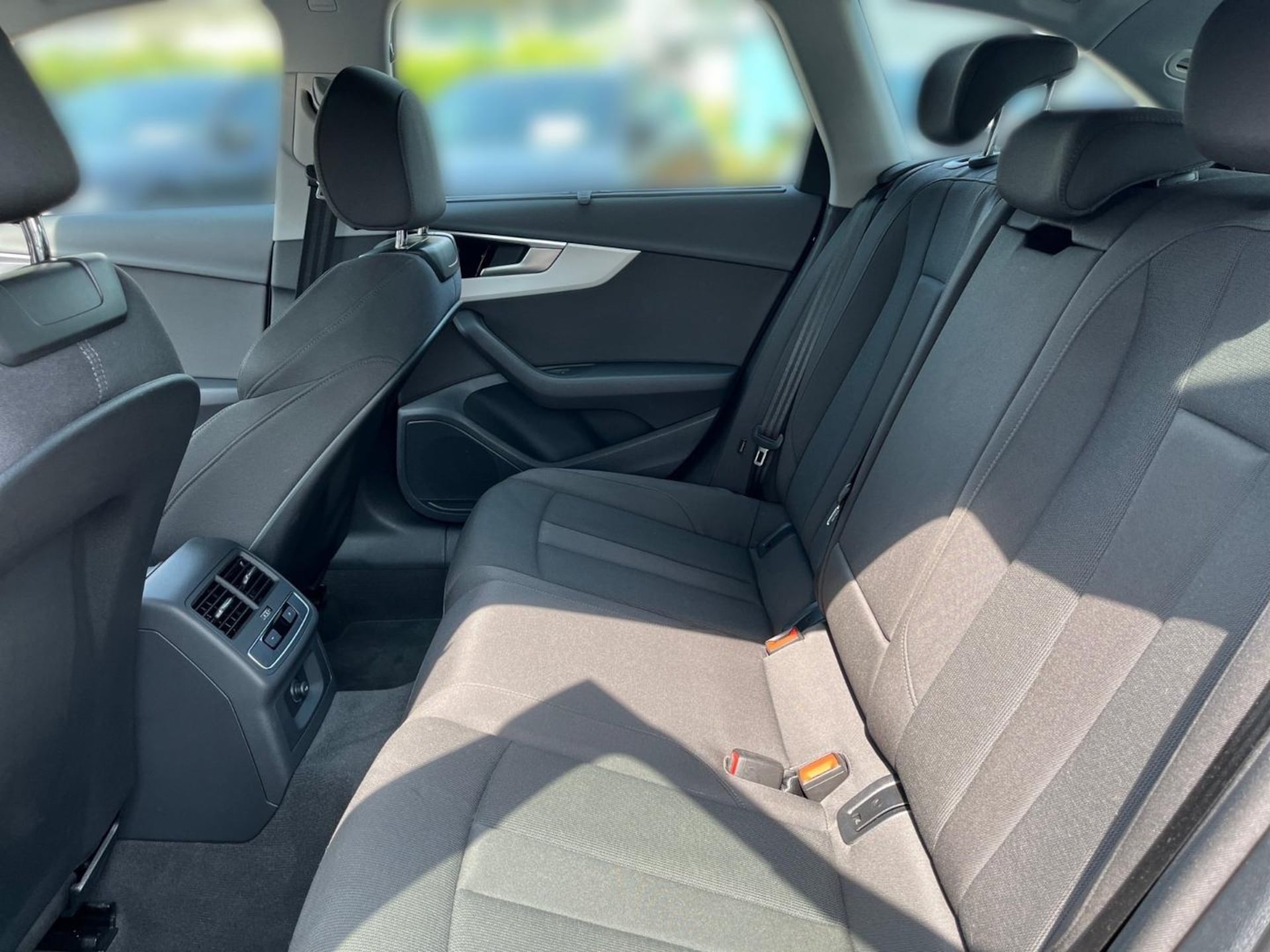 Audi A4 Avant S line
