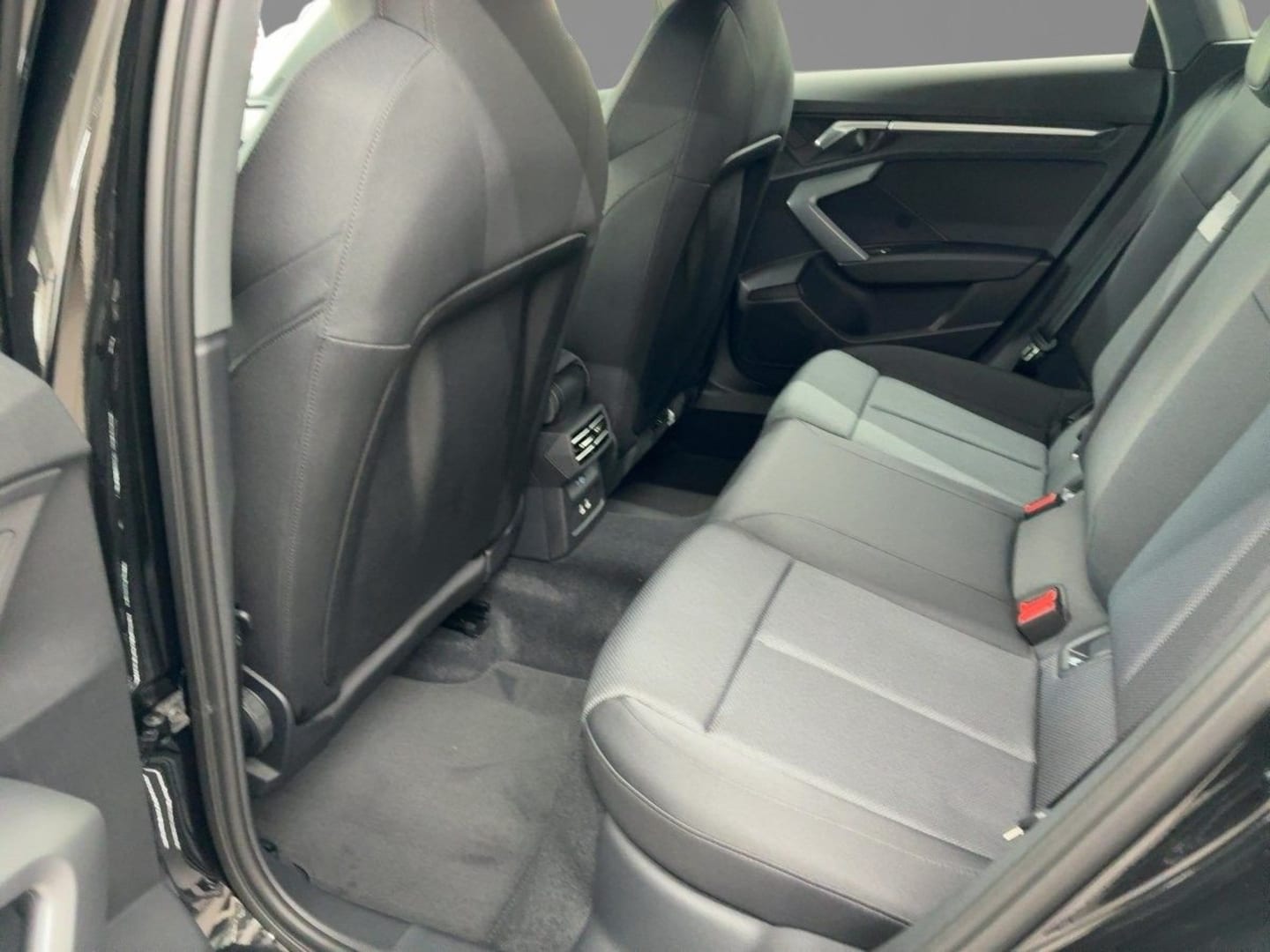 Bild über Audi A3 Sportback TDI S tronic - für weitere Informationen kontaktieren Sie den Audi Partner