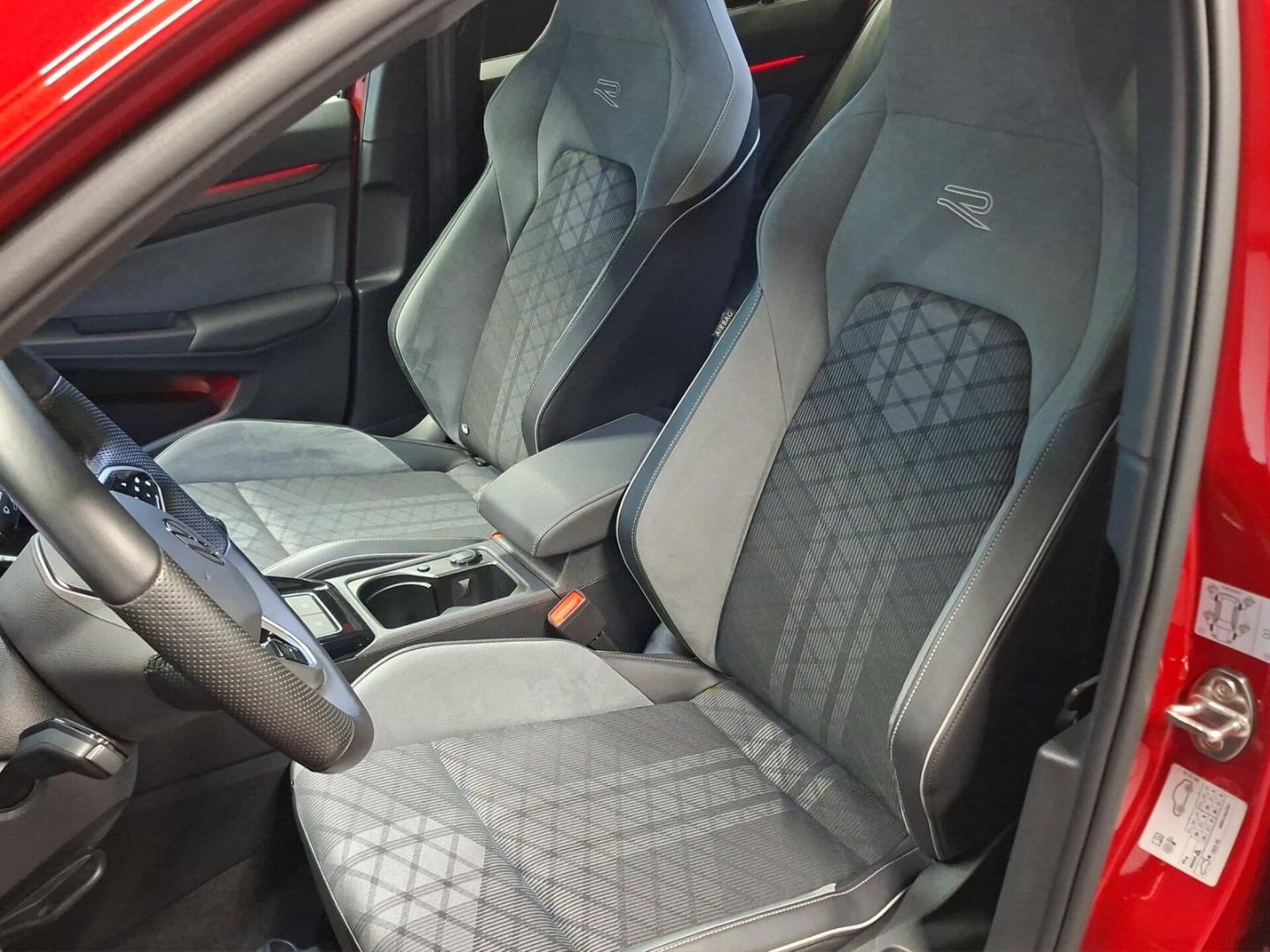 Volkswagen Golf R-Line