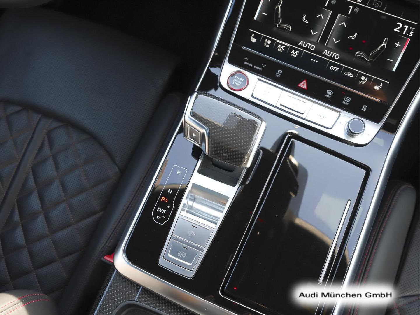 Bild über Audi SQ8 competition plus TFSI quattro tiptronic - für weitere Informationen kontaktieren Sie den Audi Partner