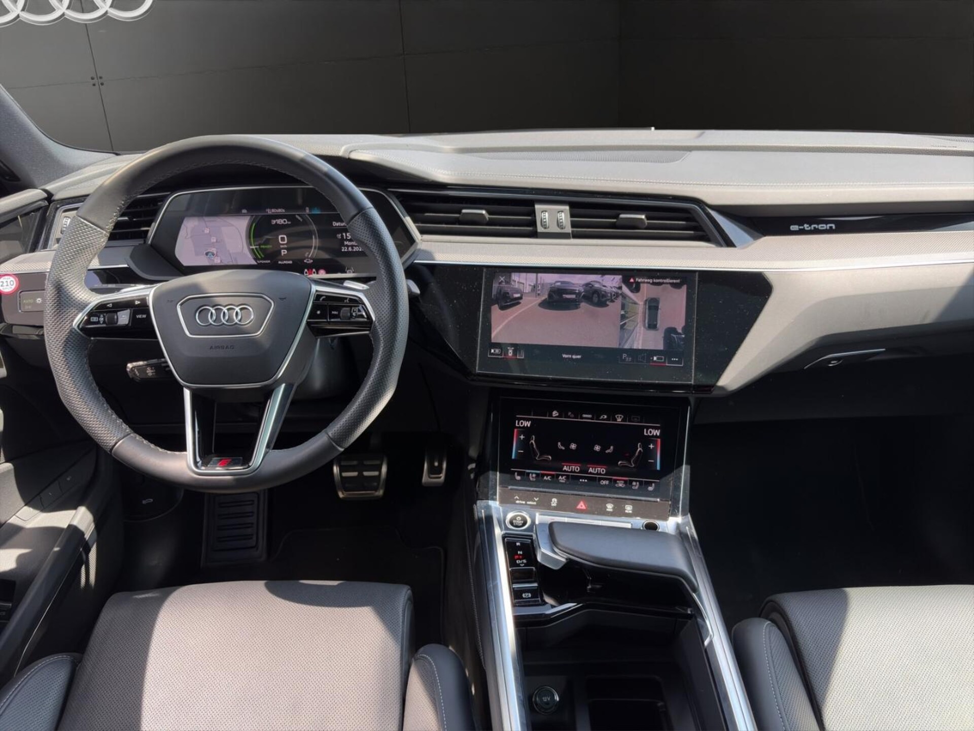 Audi Q8 Sportback e-tron S line